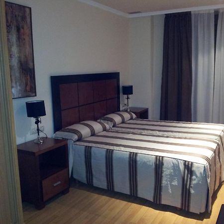 Hotel Av Apartamentos 洛维奥斯 外观 照片