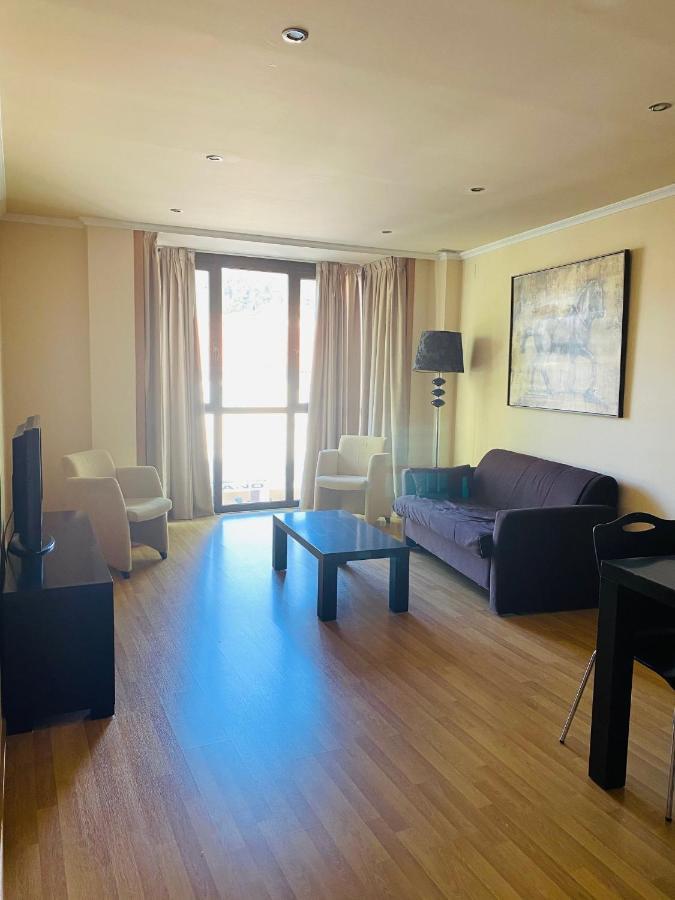 Hotel Av Apartamentos 洛维奥斯 外观 照片
