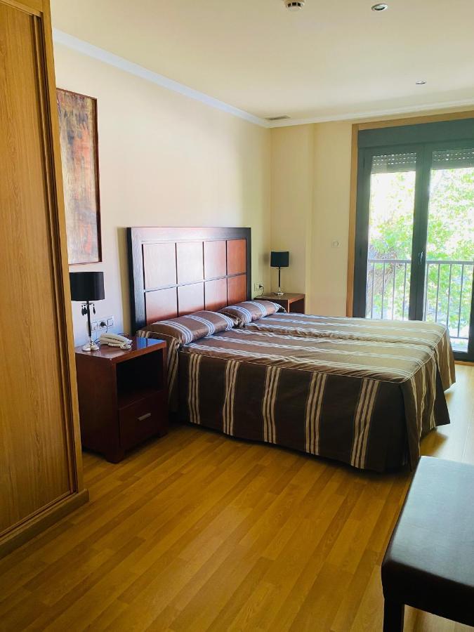 Hotel Av Apartamentos 洛维奥斯 外观 照片