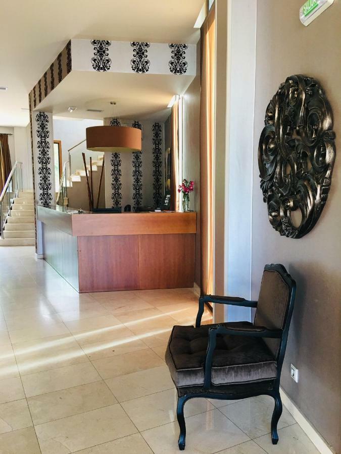 Hotel Av Apartamentos 洛维奥斯 外观 照片