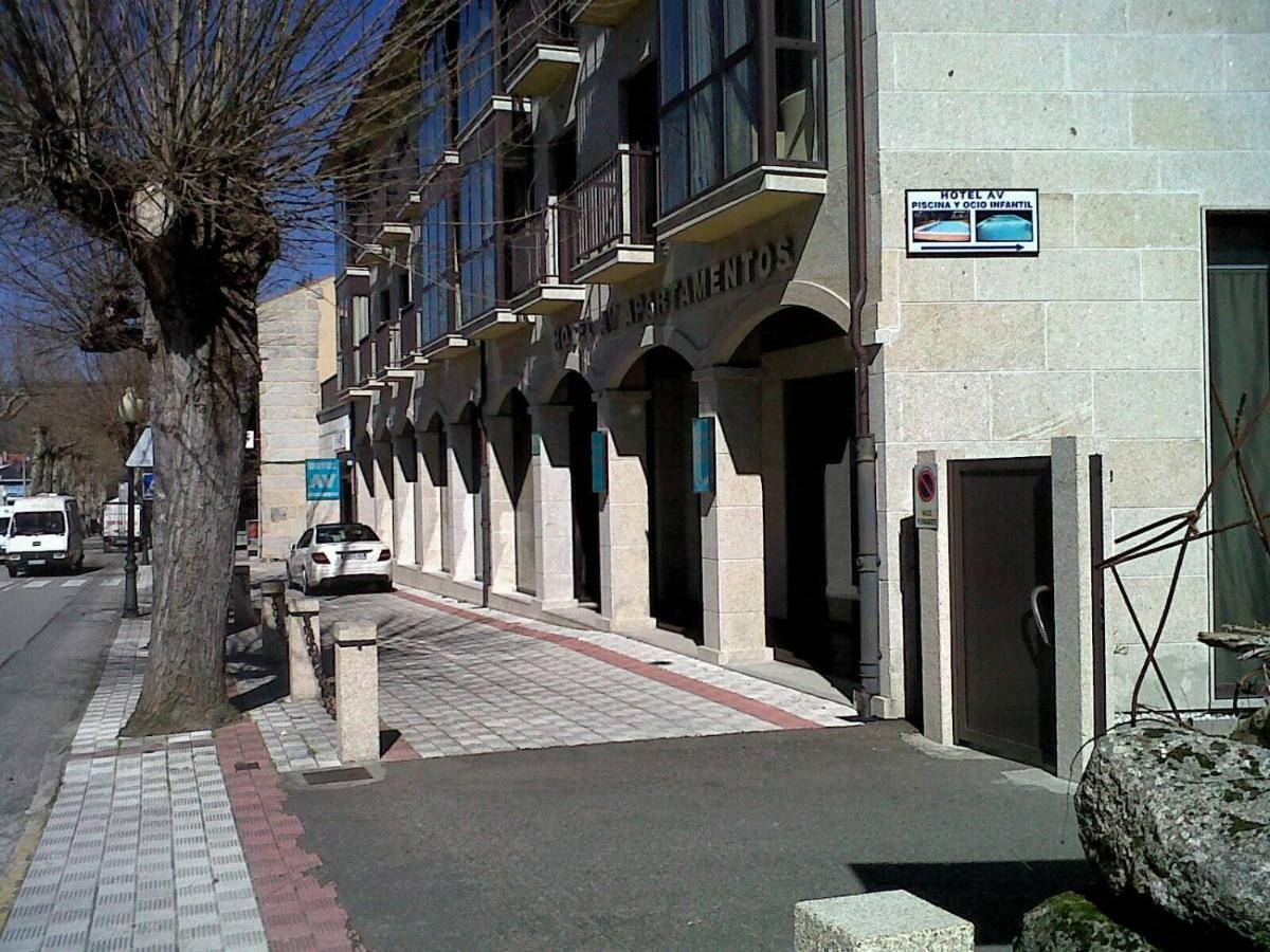 Hotel Av Apartamentos 洛维奥斯 外观 照片