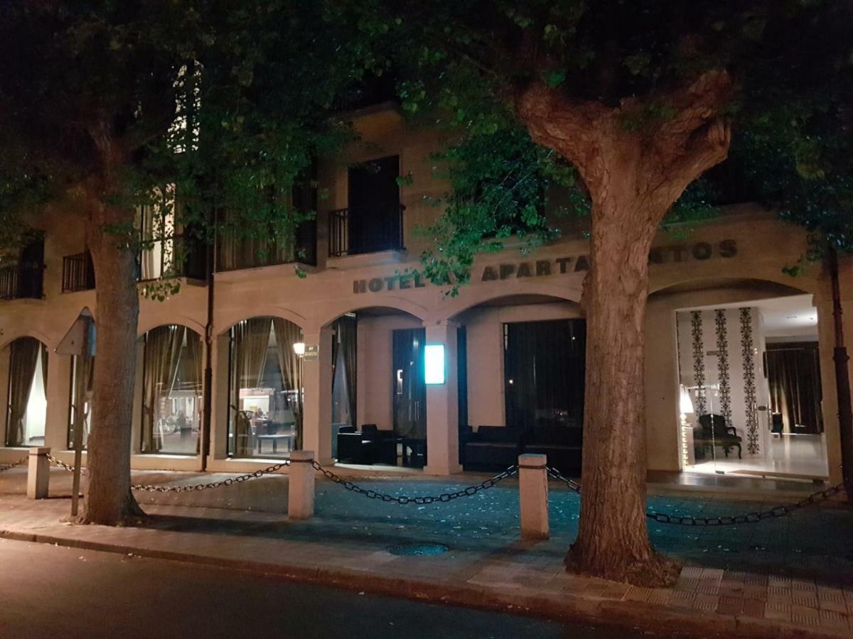 Hotel Av Apartamentos 洛维奥斯 外观 照片