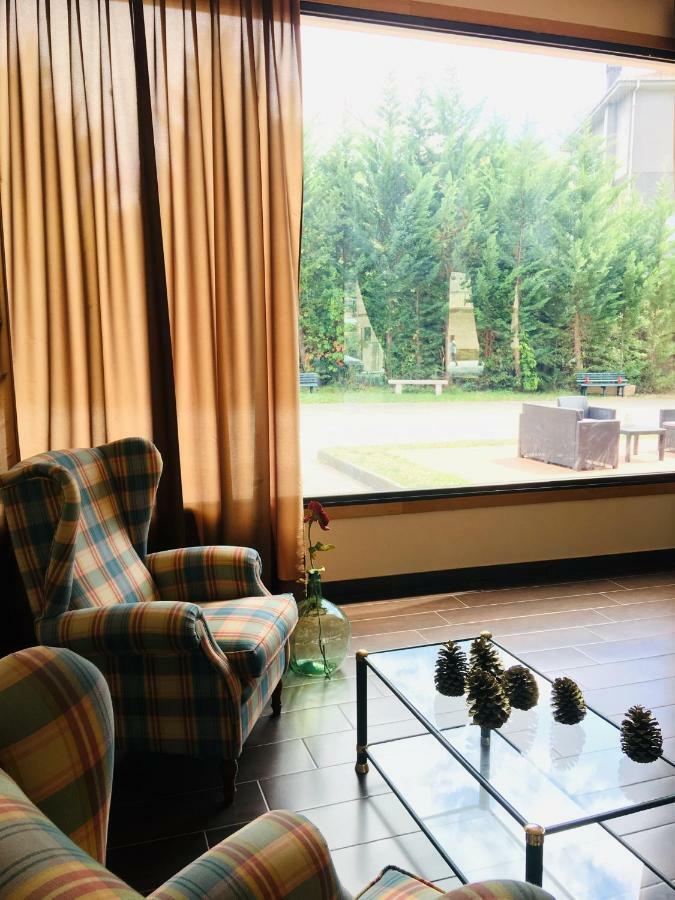 Hotel Av Apartamentos 洛维奥斯 外观 照片